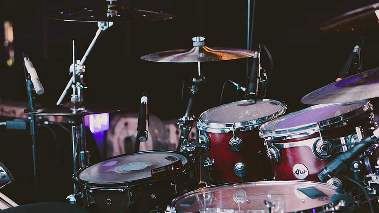 instruments de musique, populaires au monde, tous les genres de musique, La batterie est l'un des instruments de musique les plus populaires au monde, Histoire de la batterie,